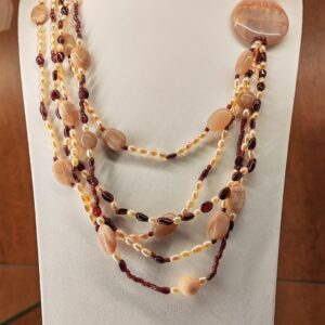 Collana Granati e Perle coltivate di fiume